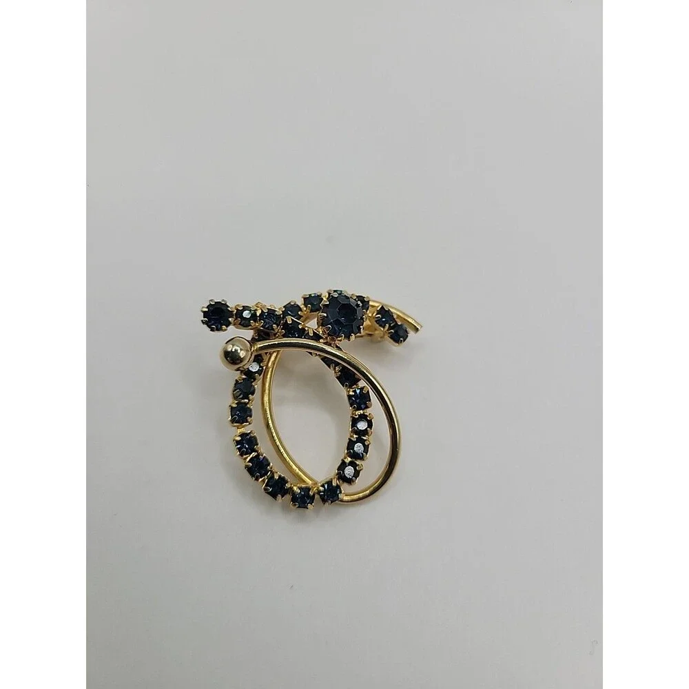 Blue Rhinestone Brooch Gold Tone Circle Swirl Vintage Style‎ Sapphire Color Pin